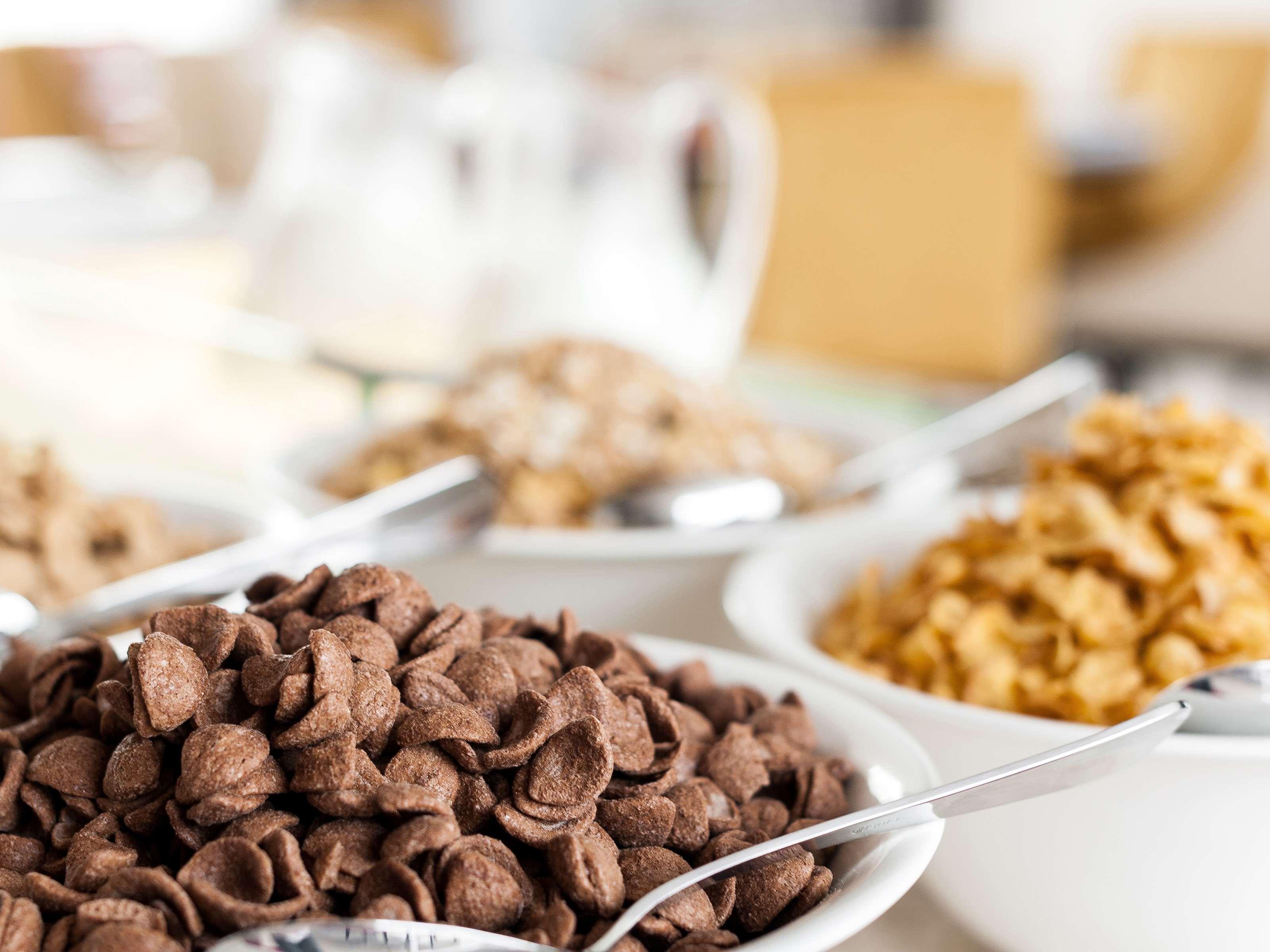 Hyatt Place Gurgaon Udyog Vihar Bagian luar foto Chocolate cereal