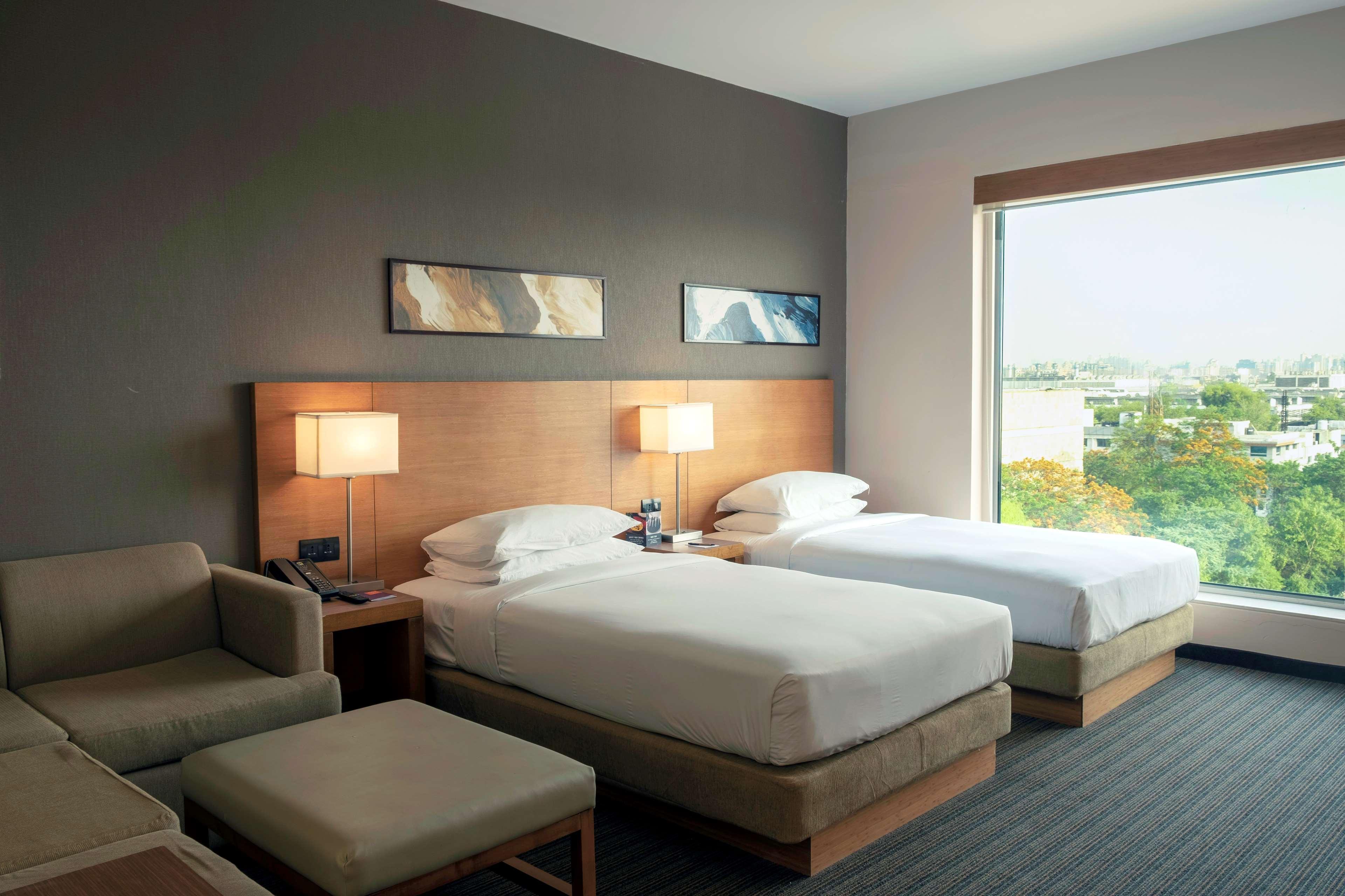 Hyatt Place Gurgaon Udyog Vihar Bagian luar foto Holiday Inn Express room