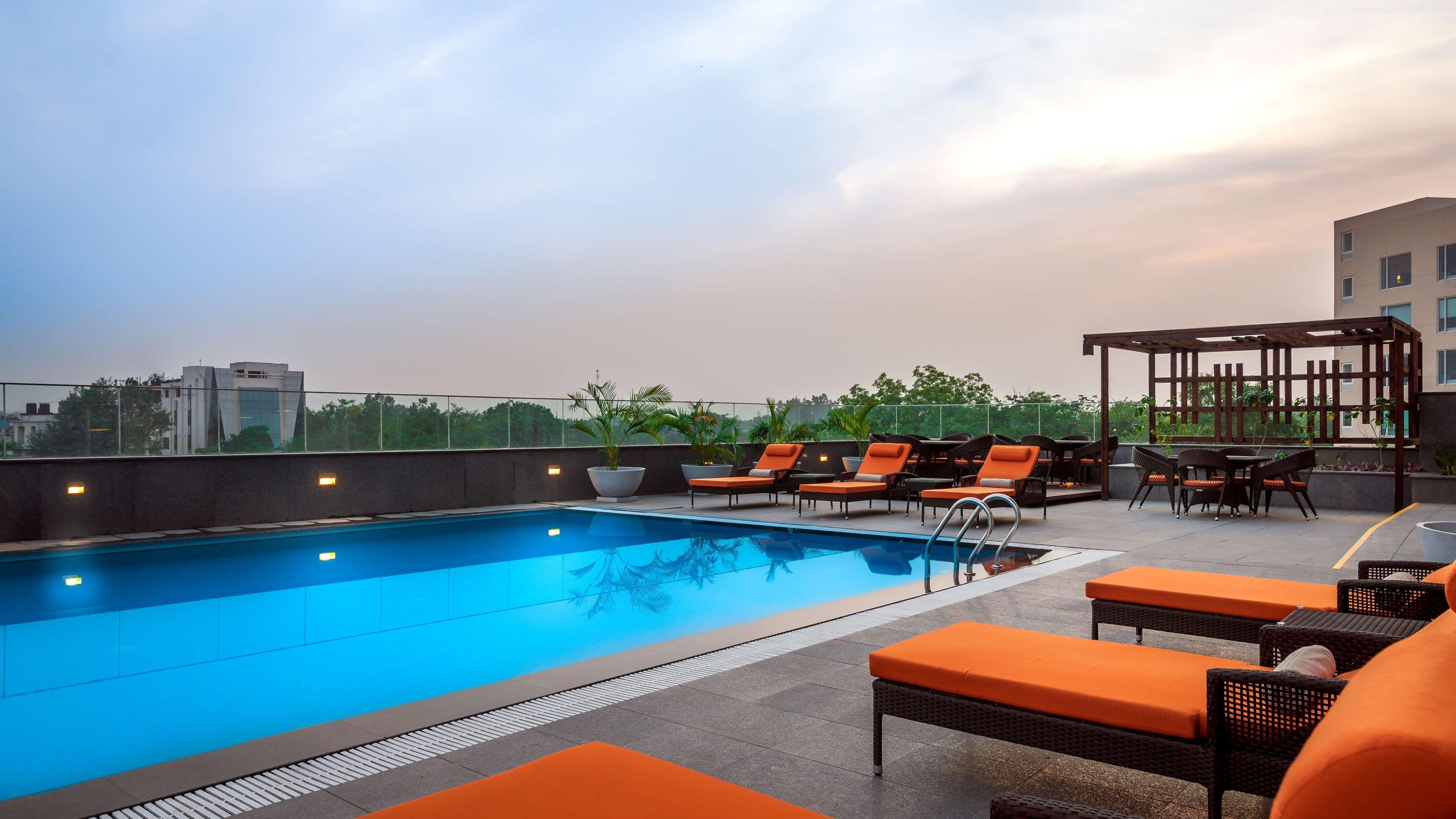 Hyatt Place Gurgaon Udyog Vihar Bagian luar foto The Park, New Delhi