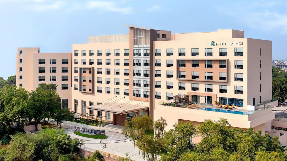 Hyatt Place Gurgaon Udyog Vihar Bagian luar foto The West Village