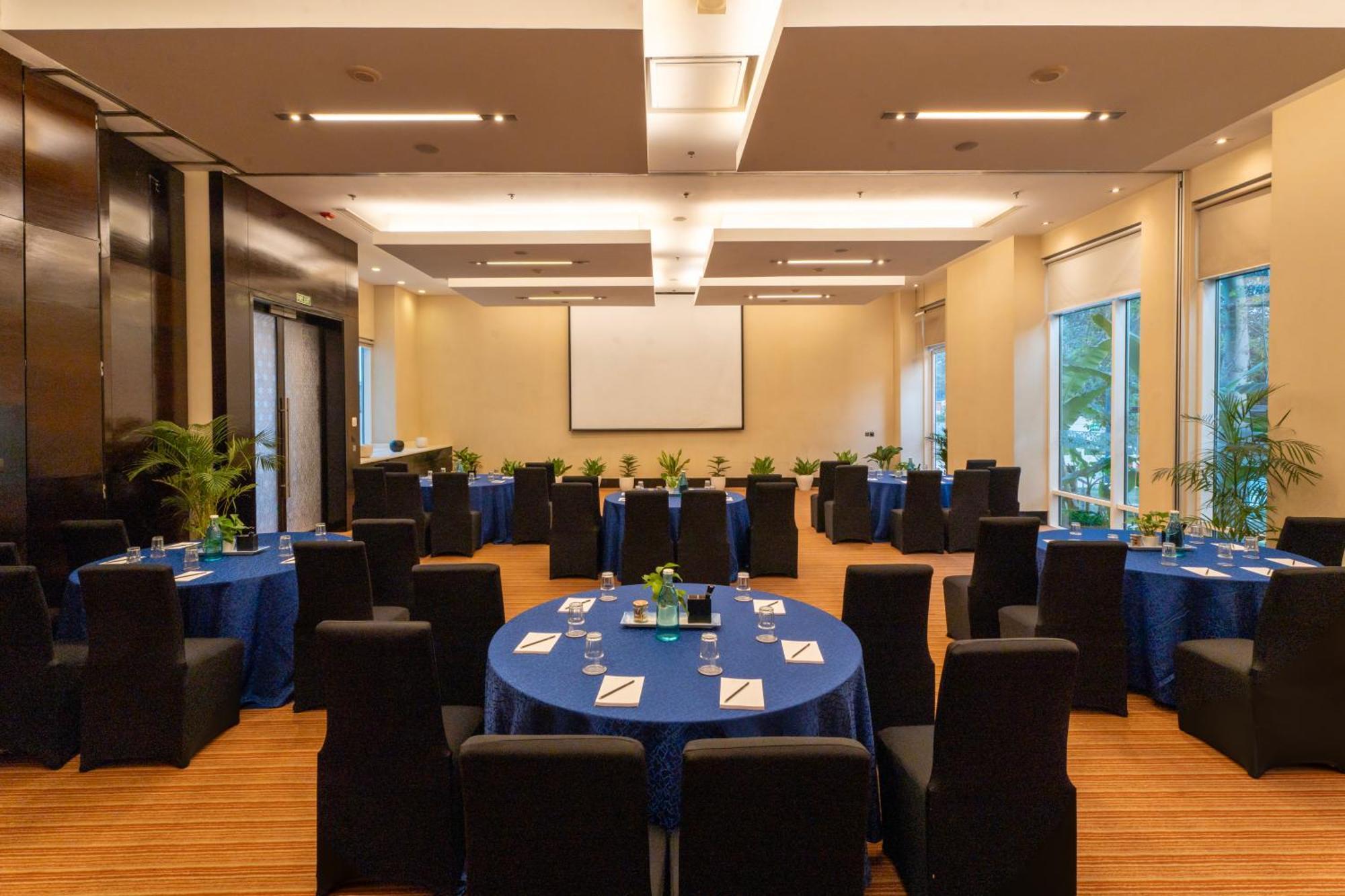Hyatt Place Gurgaon Udyog Vihar Bagian luar foto Meeting room