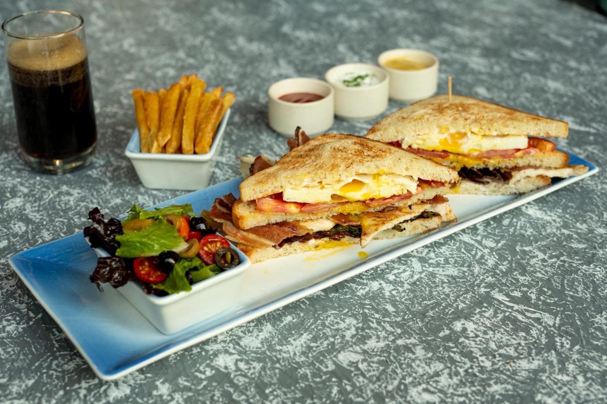 Hyatt Place Gurgaon Udyog Vihar Bagian luar foto A club sandwich