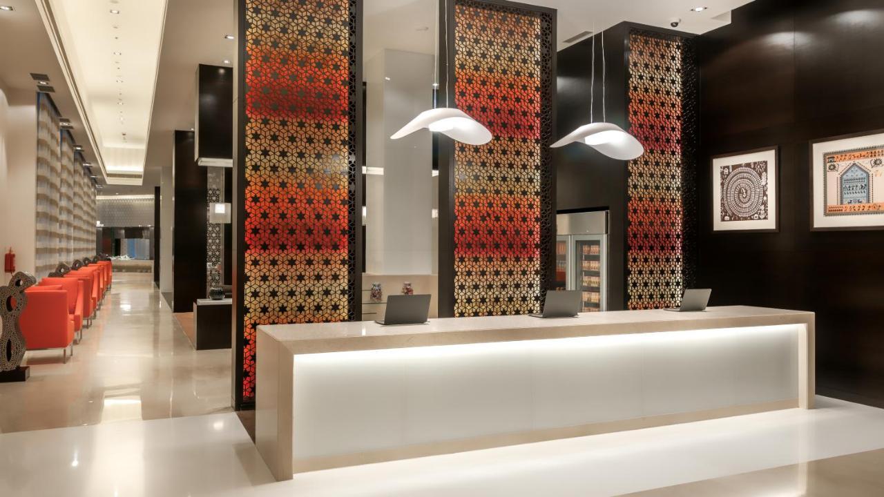 Hyatt Place Gurgaon Udyog Vihar Bagian luar foto The lobby of the hotel